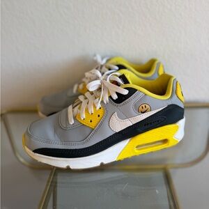 Nike Air Max 90 Leather Go The Extra Smile